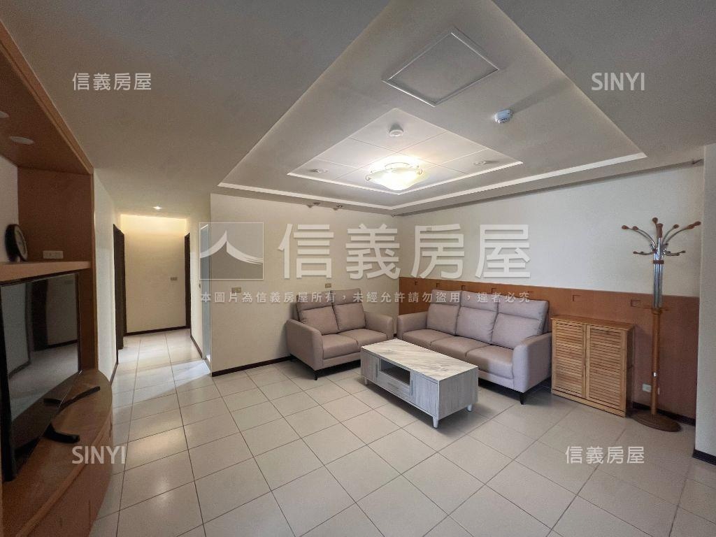 近園區三房車位房屋室內格局與周邊環境