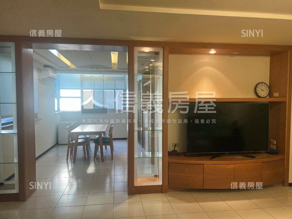 近園區三房車位房屋室內格局與周邊環境