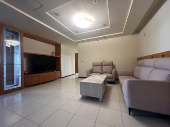 近園區三房車位