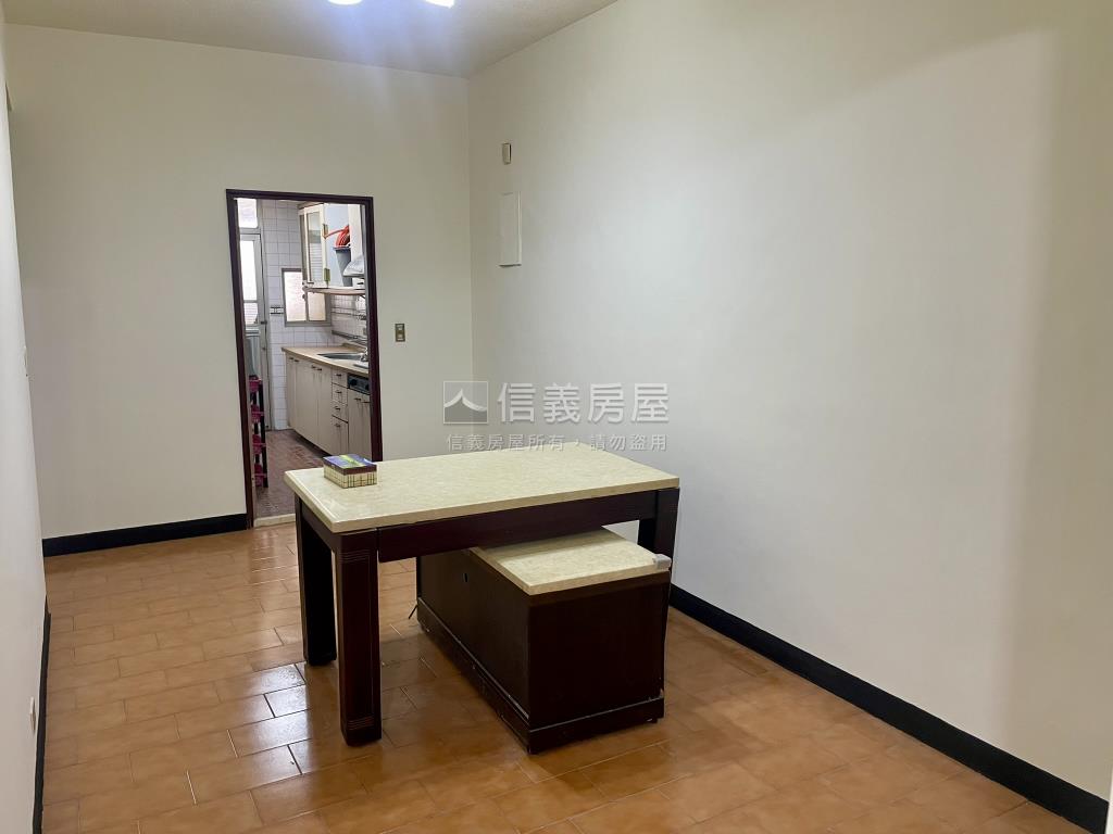 國泰裕農新城三樓寓房屋室內格局與周邊環境