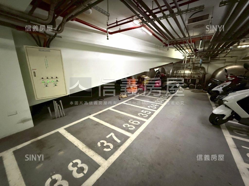 近東海十年屋２房平車房屋室內格局與周邊環境