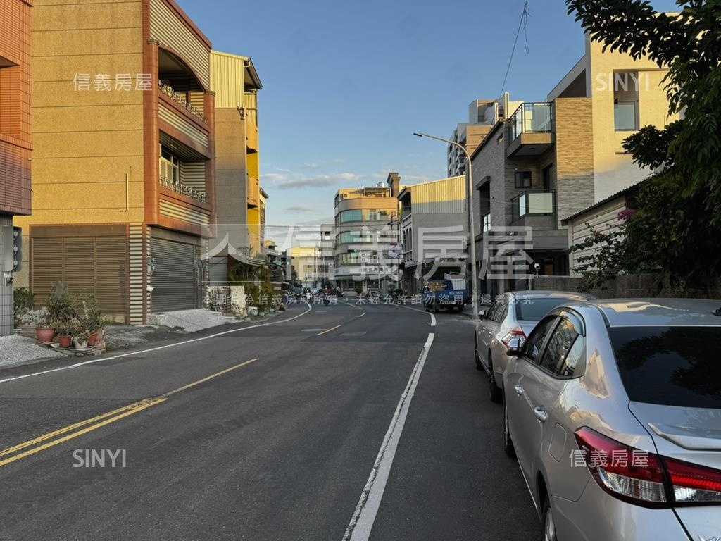 大灣約２６坪漂亮土地房屋室內格局與周邊環境