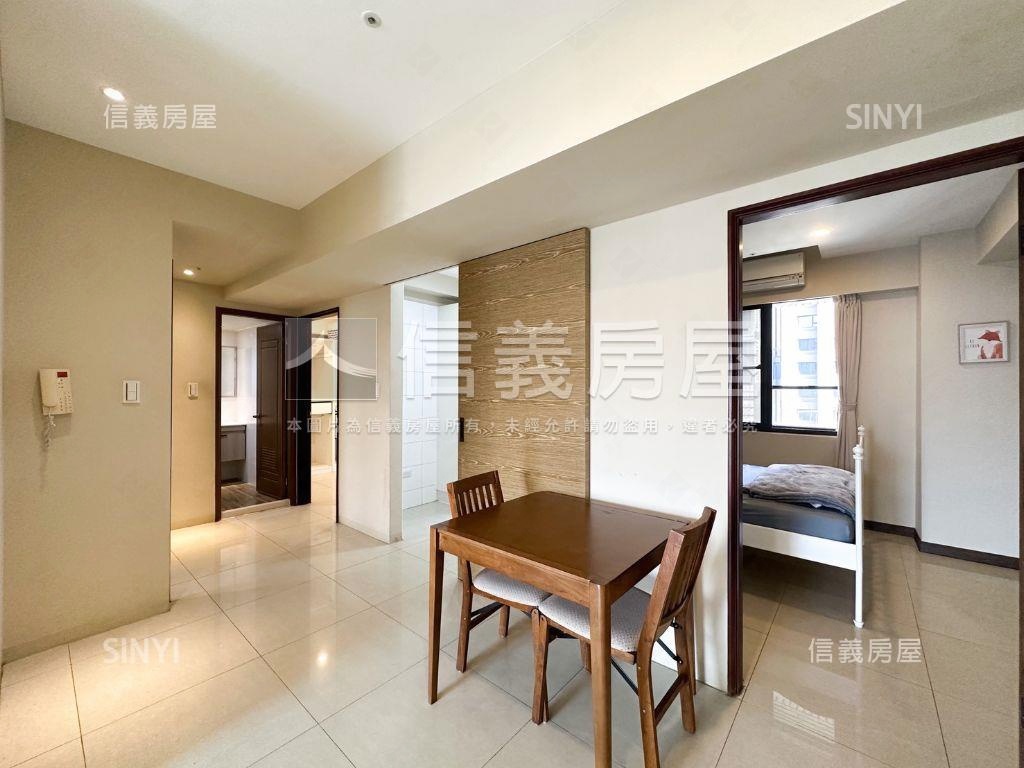 巨蛋芳崗領市館三房平車房屋室內格局與周邊環境