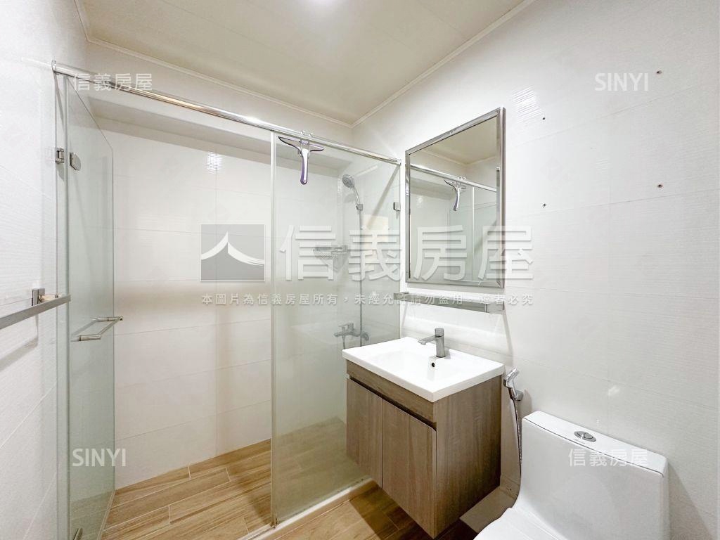 巨蛋芳崗領市館三房平車房屋室內格局與周邊環境