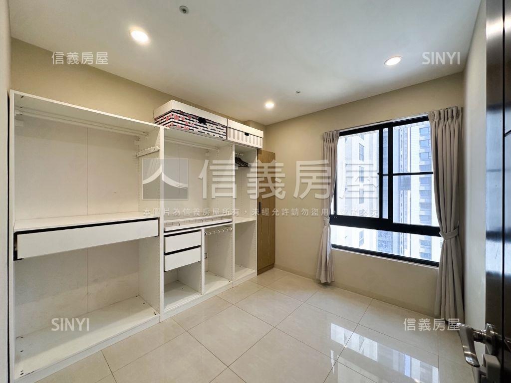 巨蛋芳崗領市館三房平車房屋室內格局與周邊環境