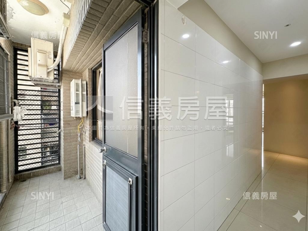 巨蛋芳崗領市館三房平車房屋室內格局與周邊環境