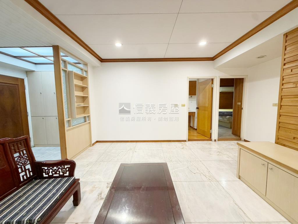 大慶榕莊美景三房車位房屋室內格局與周邊環境