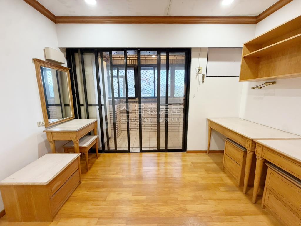 大慶榕莊美景三房車位房屋室內格局與周邊環境