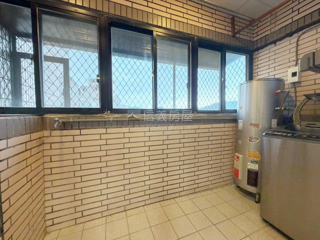 大慶榕莊美景三房車位房屋室內格局與周邊環境