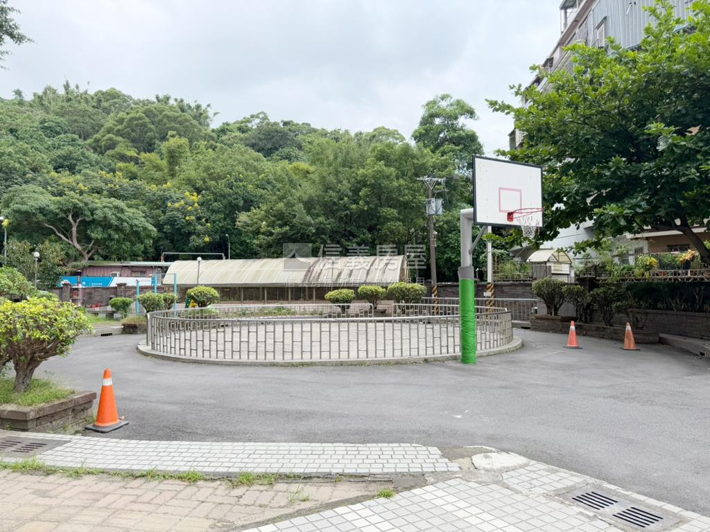 大慶榕莊美景三房車位房屋室內格局與周邊環境