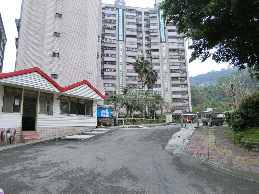 大慶榕莊美景三房車位房屋室內格局與周邊環境