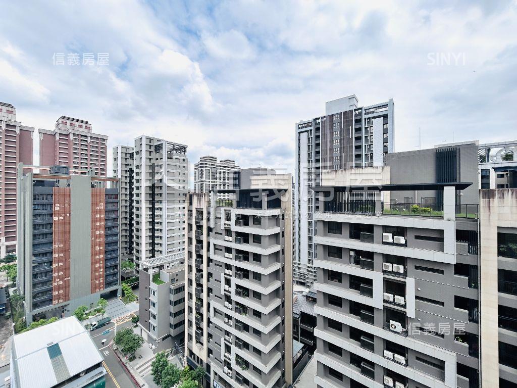 新青安。專任君邑富疆兩房房屋室內格局與周邊環境