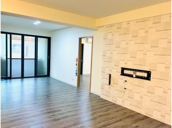 萬隆捷運邊間美妝四房