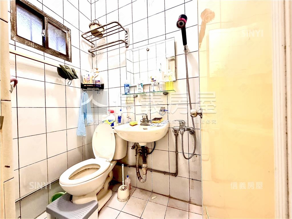 未來捷運二樓美寓房屋室內格局與周邊環境