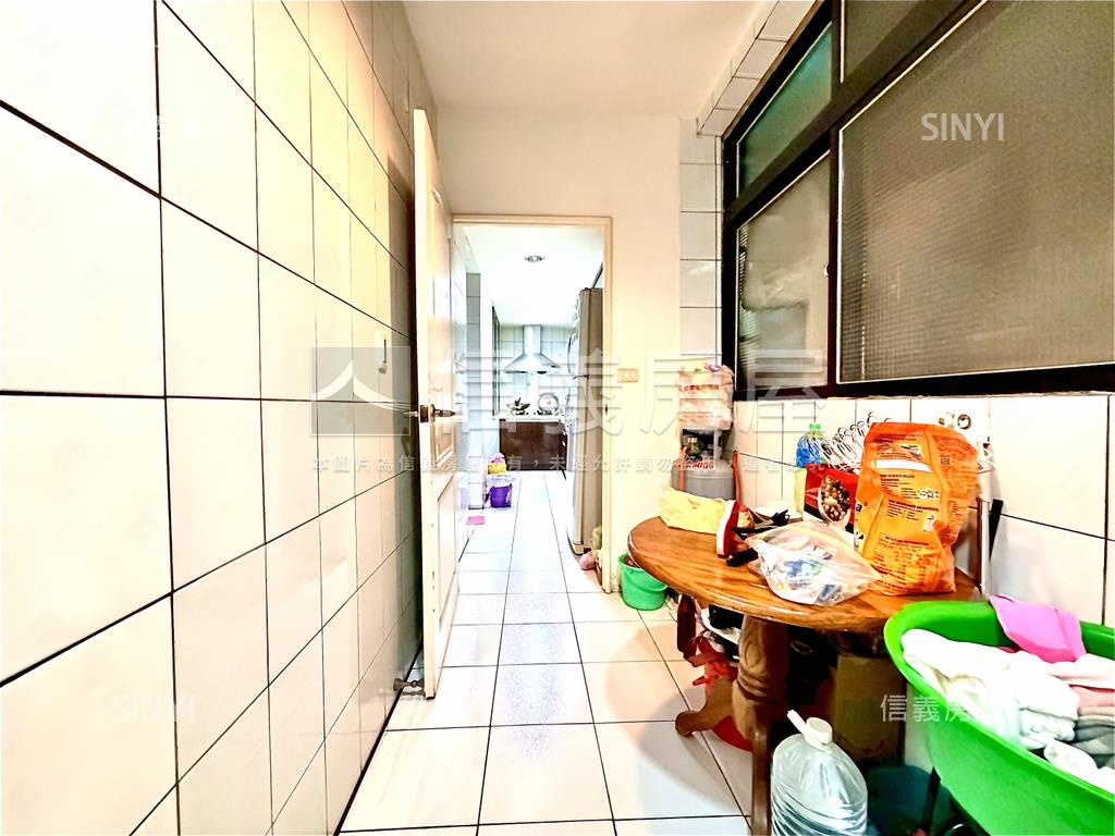 未來捷運二樓美寓房屋室內格局與周邊環境