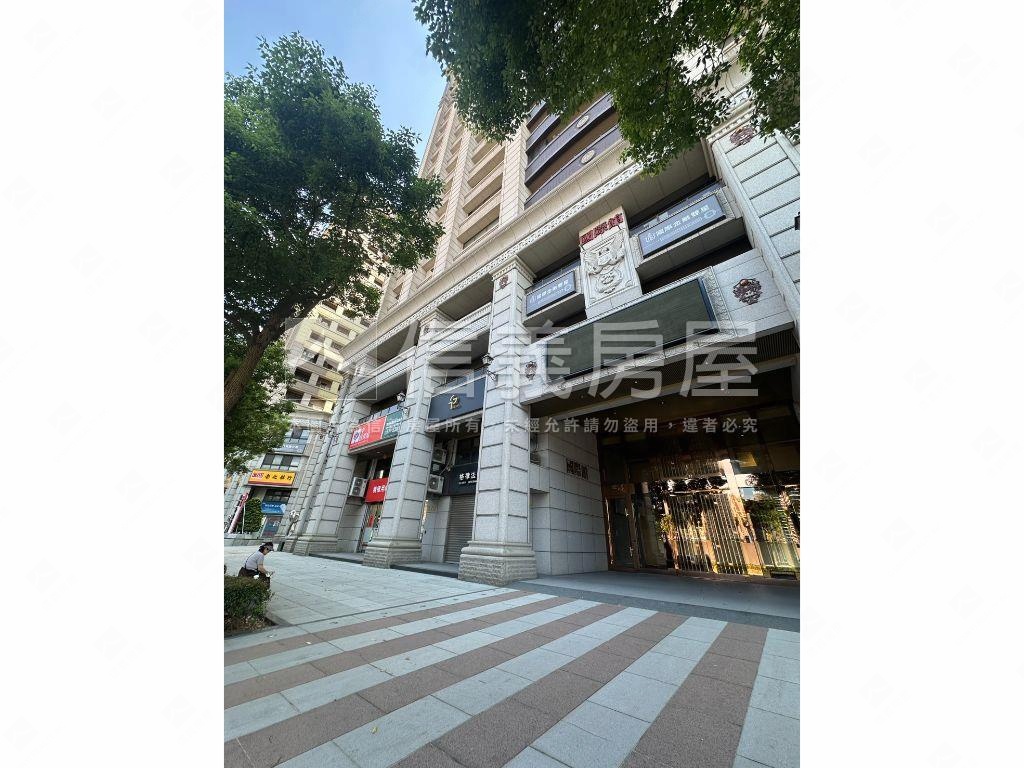 桃園高鐵站前第一排金商辦房屋室內格局與周邊環境