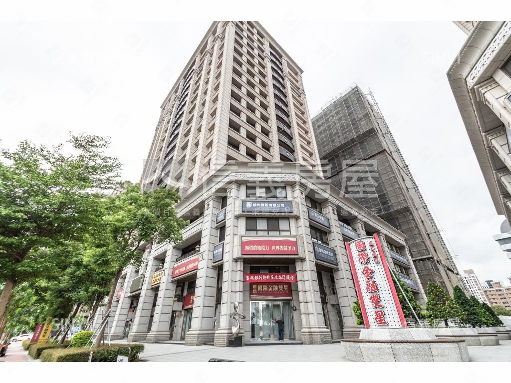 桃園高鐵站前第一排金商辦房屋室內格局與周邊環境