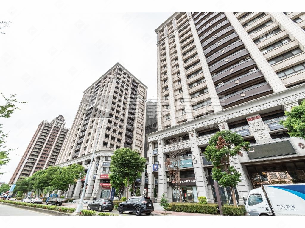 桃園高鐵站前第一排金商辦房屋室內格局與周邊環境