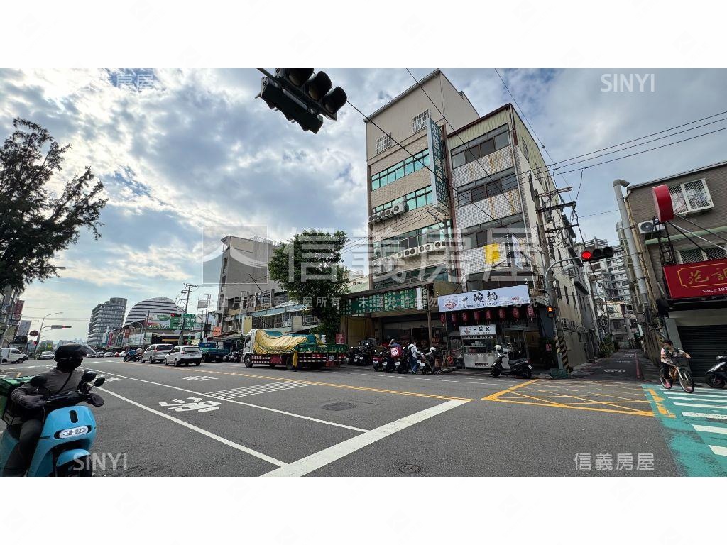 大鵬路吃市邊間大透天房屋室內格局與周邊環境