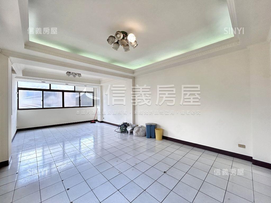 大鵬路吃市邊間大透天房屋室內格局與周邊環境