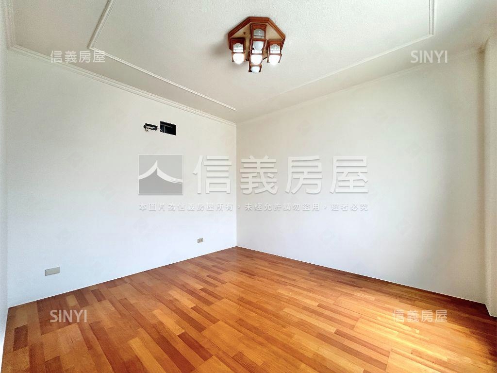 大鵬路吃市邊間大透天房屋室內格局與周邊環境