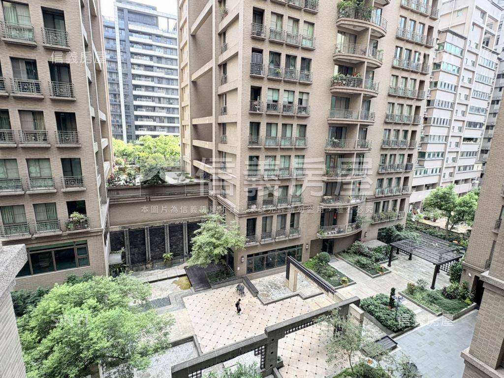 花都方正明亮三房房屋室內格局與周邊環境