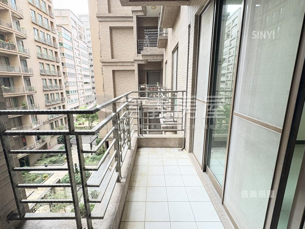 花都方正明亮三房房屋室內格局與周邊環境