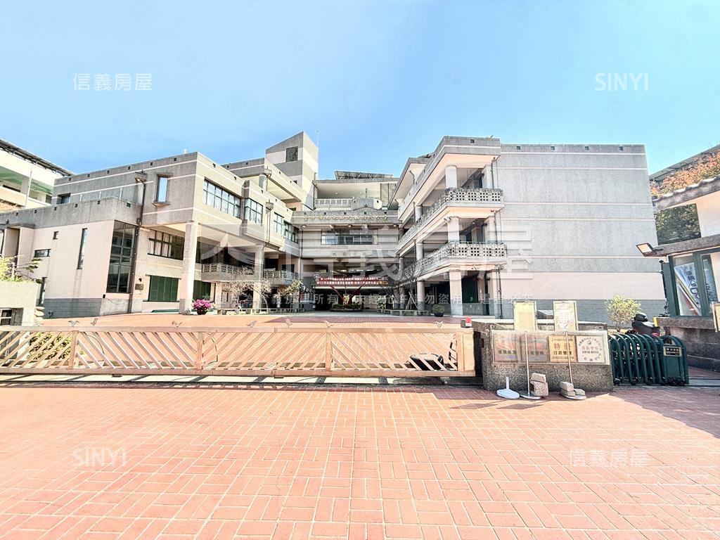 西屯水湳大鵬國小旁透天房屋室內格局與周邊環境