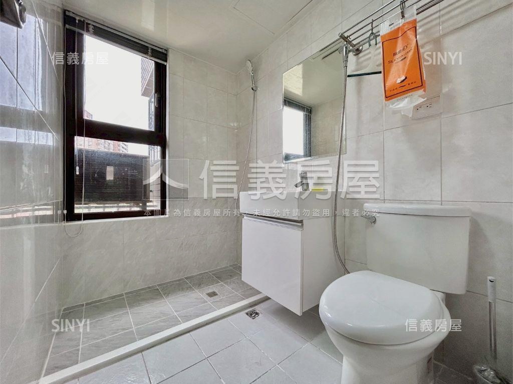 自由大道美兩房車位房屋室內格局與周邊環境