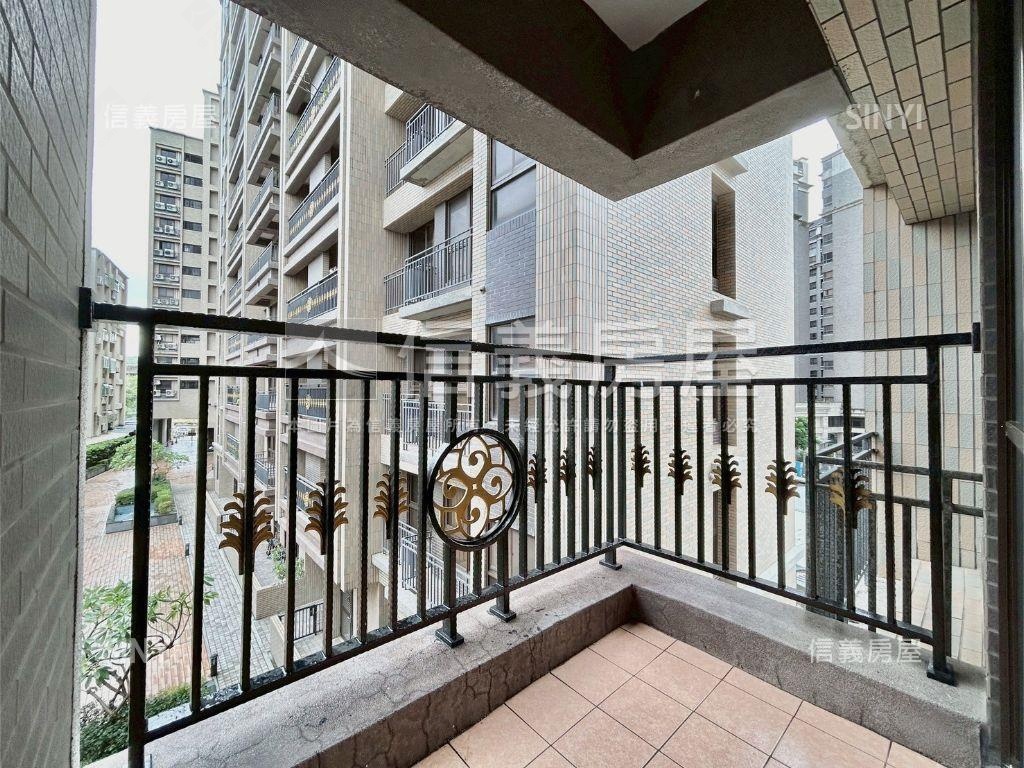 自由大道美兩房車位房屋室內格局與周邊環境