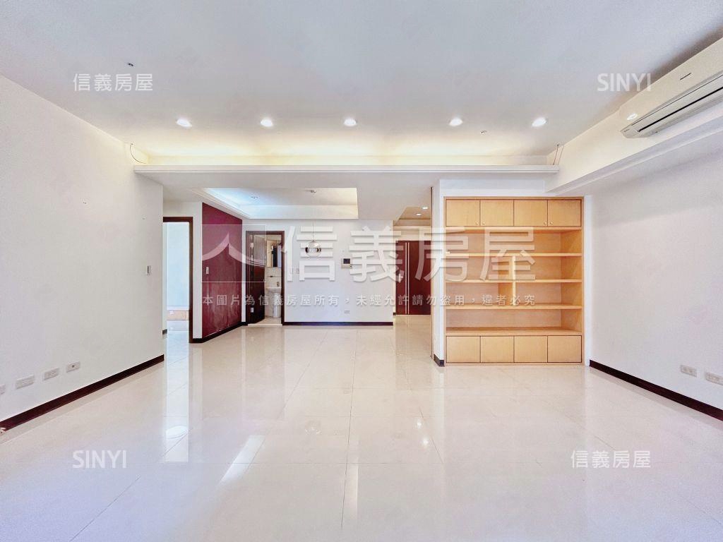 Ｕ未來家樂福商圈兩房車位房屋室內格局與周邊環境