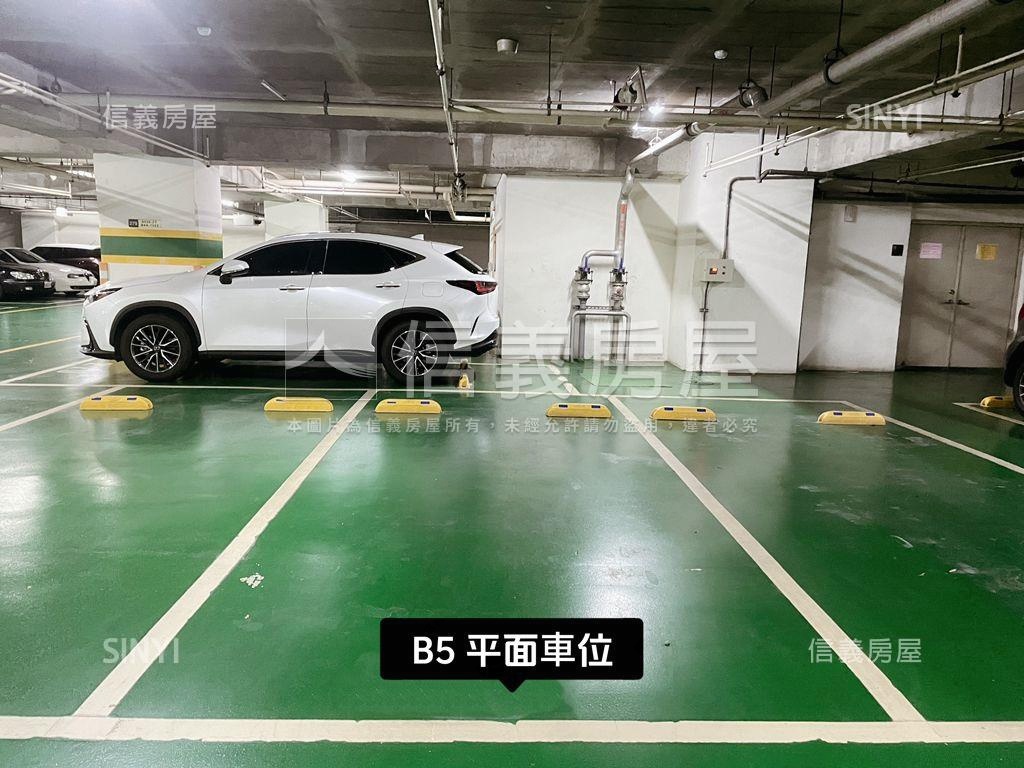 Ｕ未來家樂福商圈兩房車位房屋室內格局與周邊環境