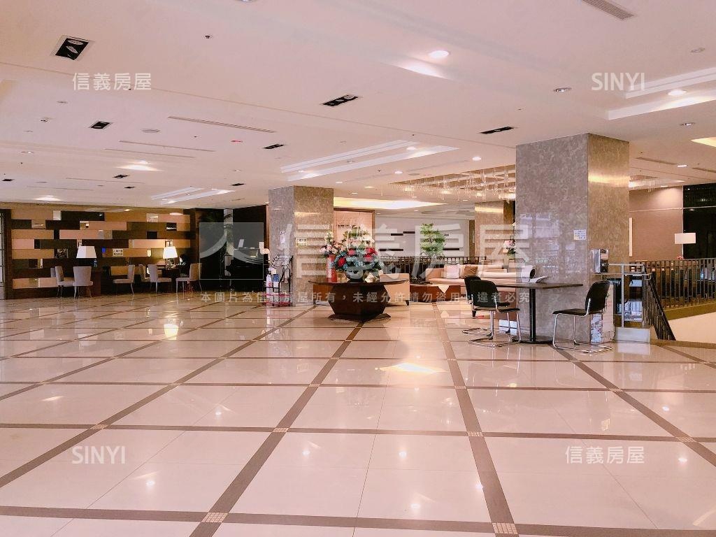 Ｕ未來家樂福商圈兩房車位房屋室內格局與周邊環境