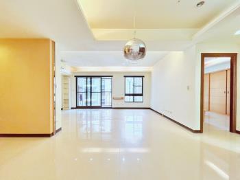 Ｕ未來家樂福商圈兩房車位