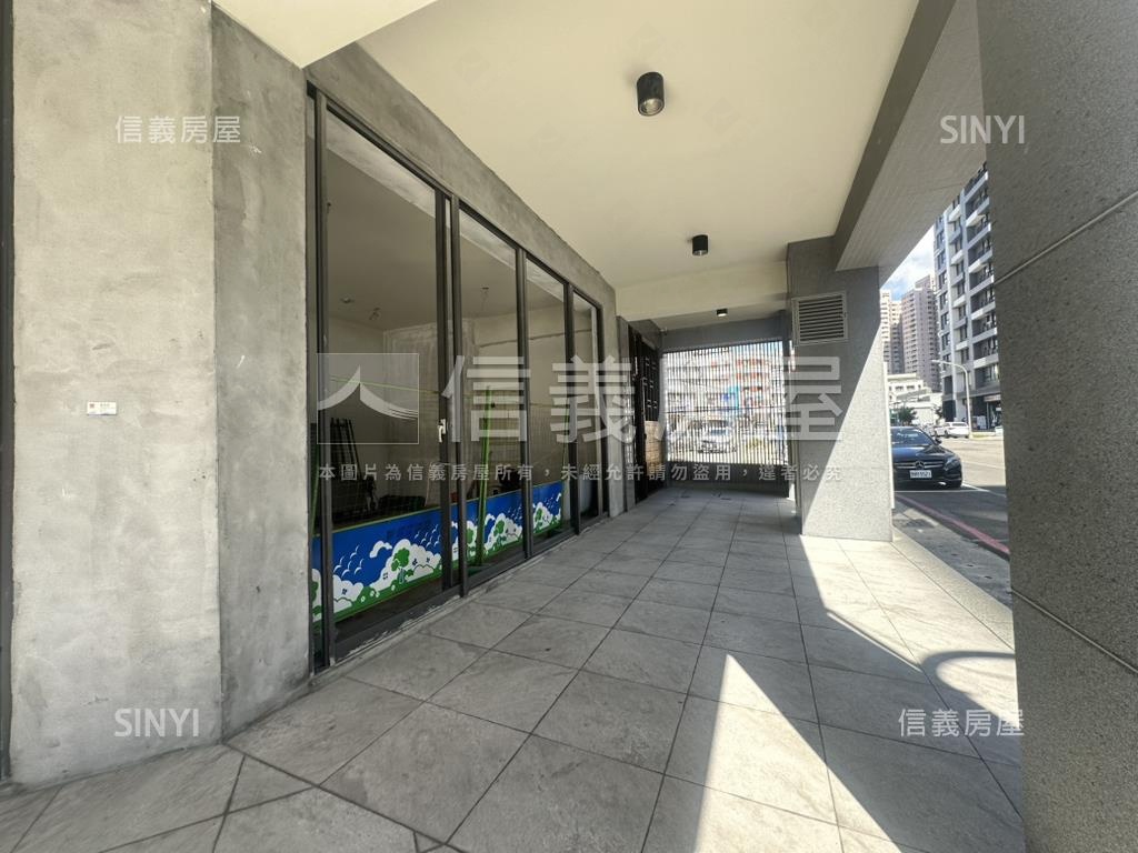 巨蛋角窗整棟電梯收租房屋室內格局與周邊環境