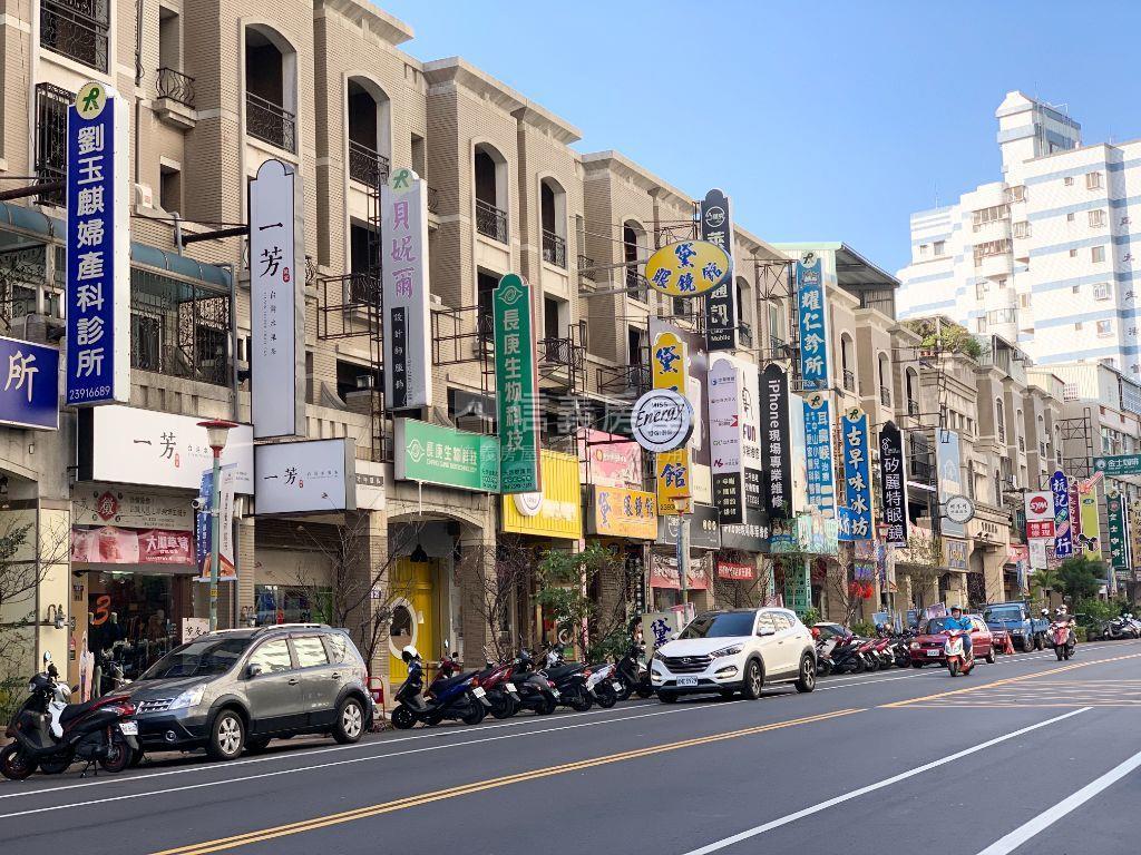 騎樓式４Ｆ店住房屋室內格局與周邊環境