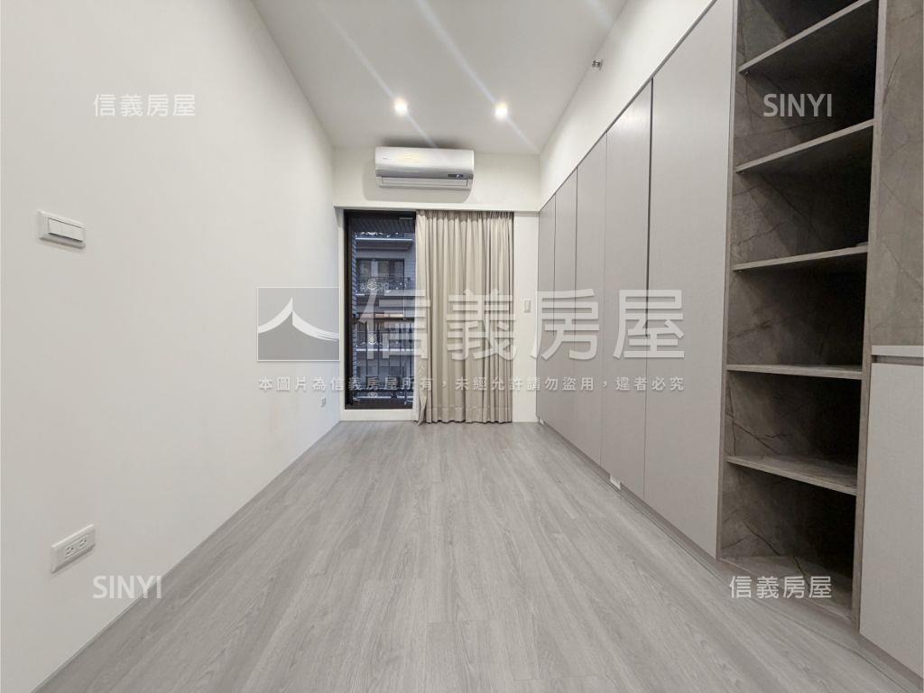 專任‧畫世紀裝潢美二房房屋室內格局與周邊環境