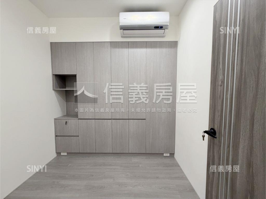 專任‧畫世紀裝潢美二房房屋室內格局與周邊環境