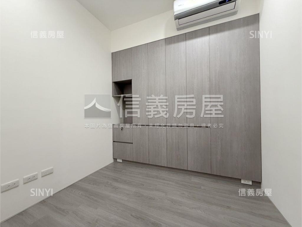 專任‧畫世紀裝潢美二房房屋室內格局與周邊環境