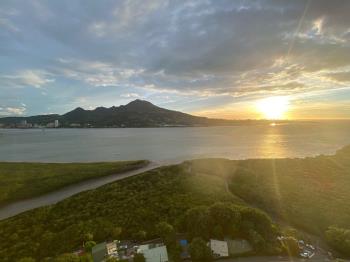 海帝捷運溫泉水岸山色