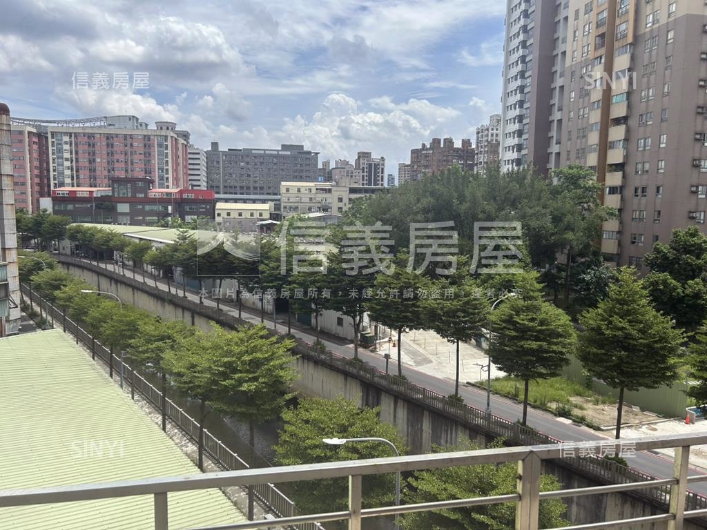 正板南路電梯透天店房屋室內格局與周邊環境