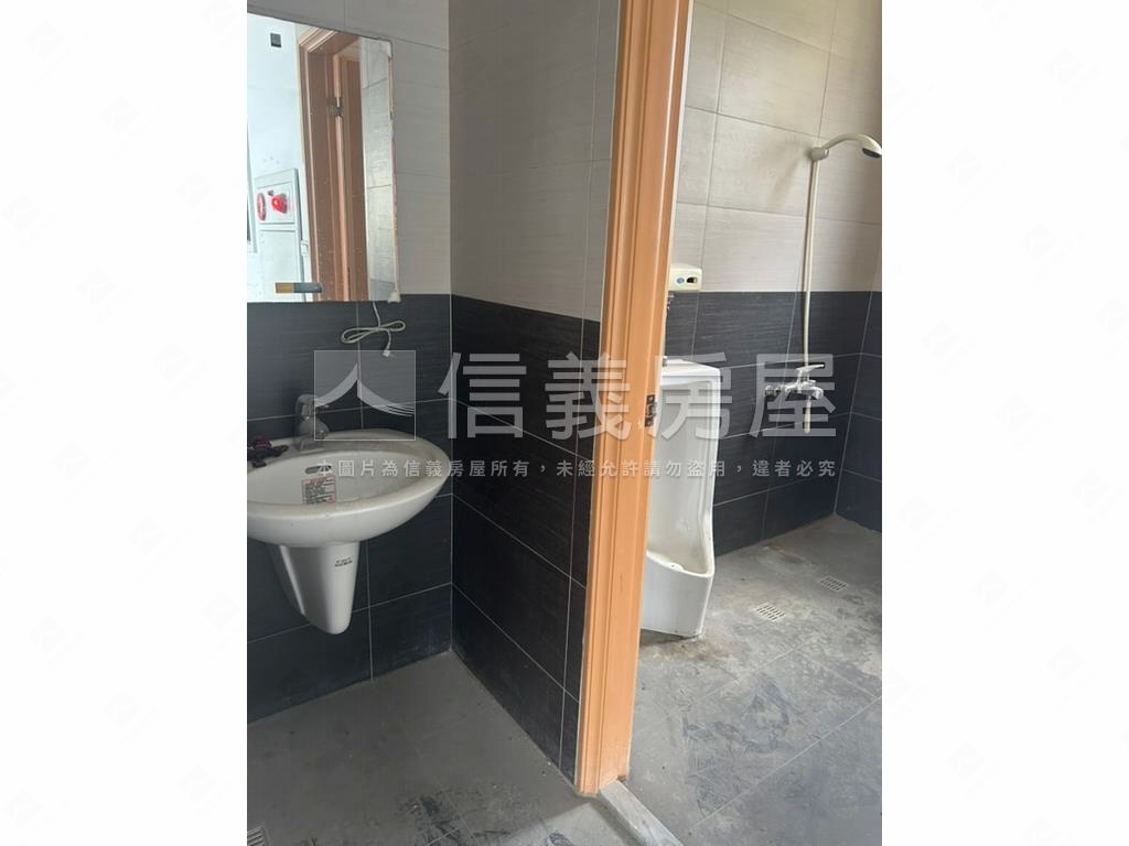 正板南路電梯透天店房屋室內格局與周邊環境