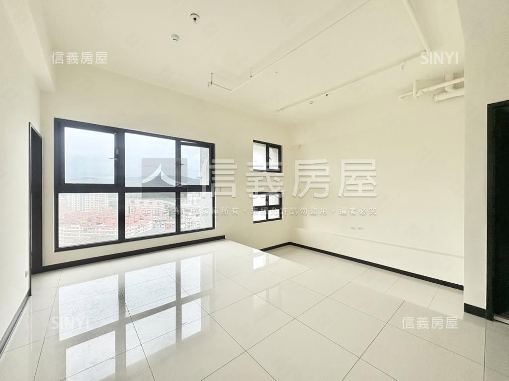 近未來捷運成家兩房車位房屋室內格局與周邊環境