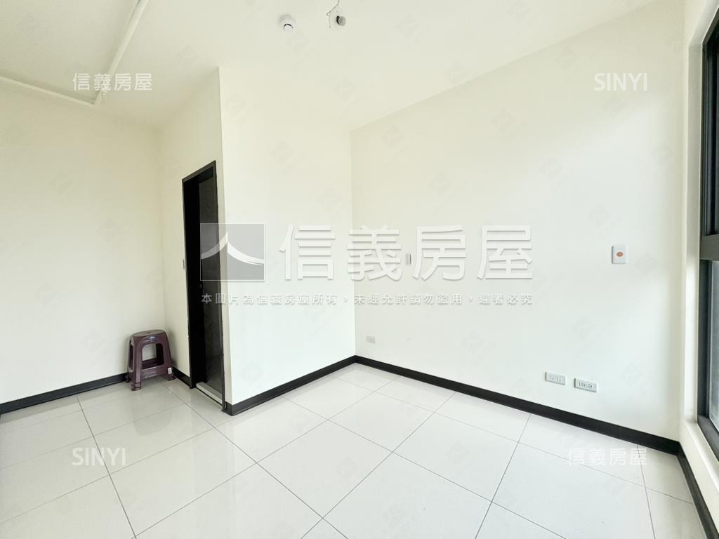 近未來捷運成家兩房車位房屋室內格局與周邊環境