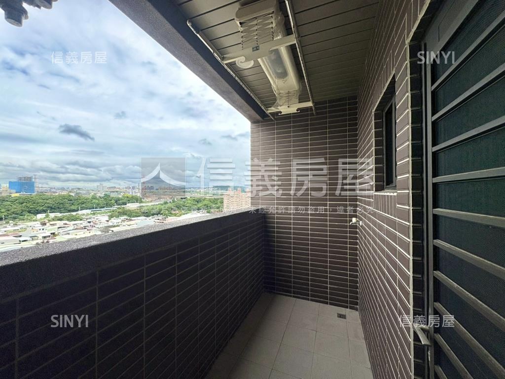 近未來捷運成家兩房車位房屋室內格局與周邊環境