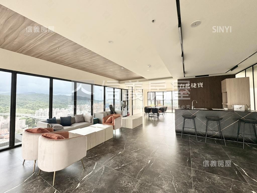 近未來捷運成家兩房車位房屋室內格局與周邊環境