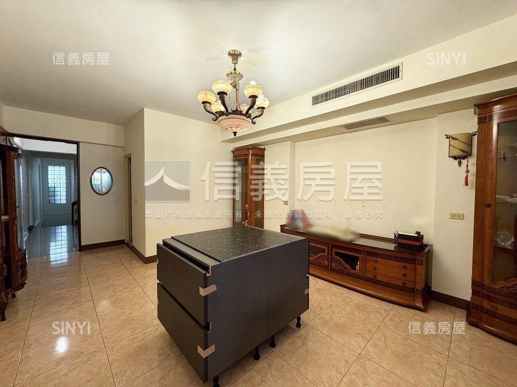 近華夏．崇德捷運正路透店房屋室內格局與周邊環境