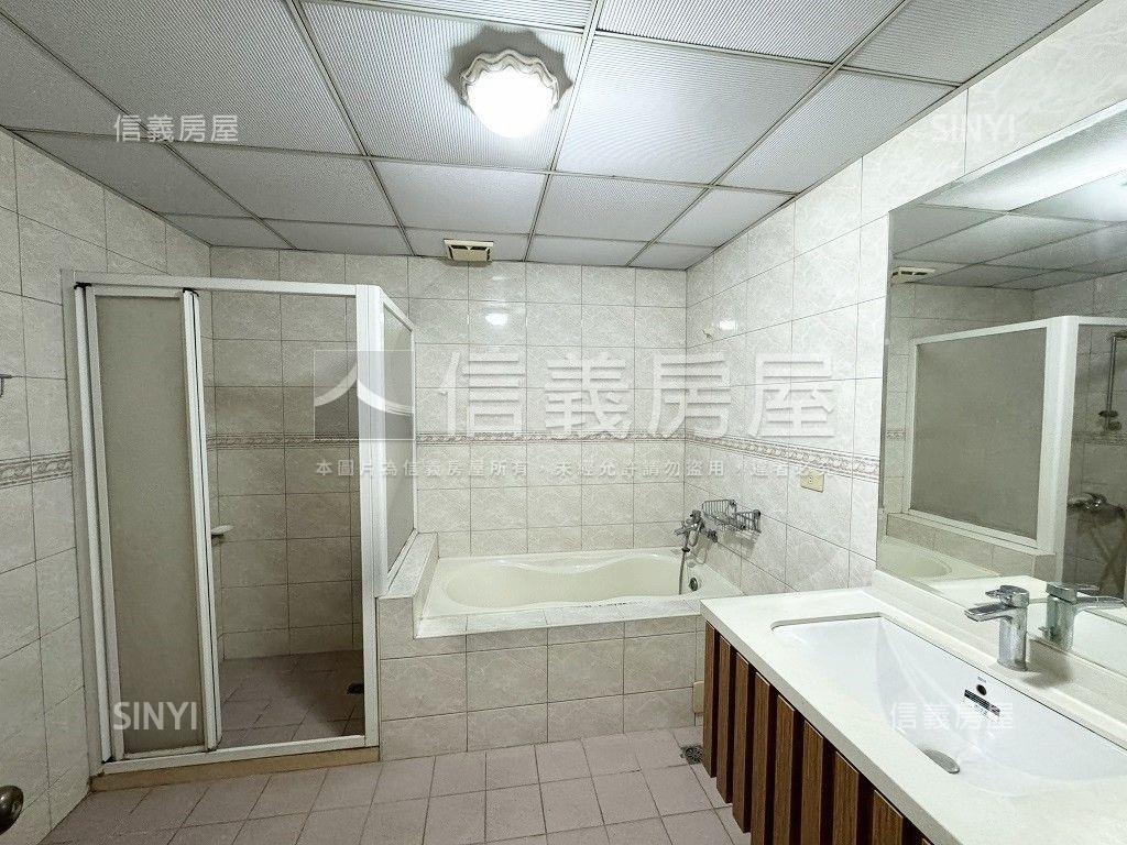 近華夏．崇德捷運正路透店房屋室內格局與周邊環境