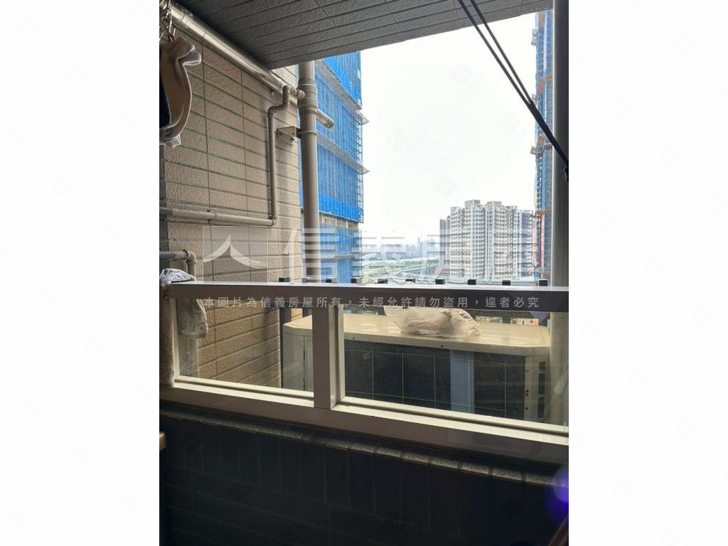 板橋北側景觀三房平面車位房屋室內格局與周邊環境