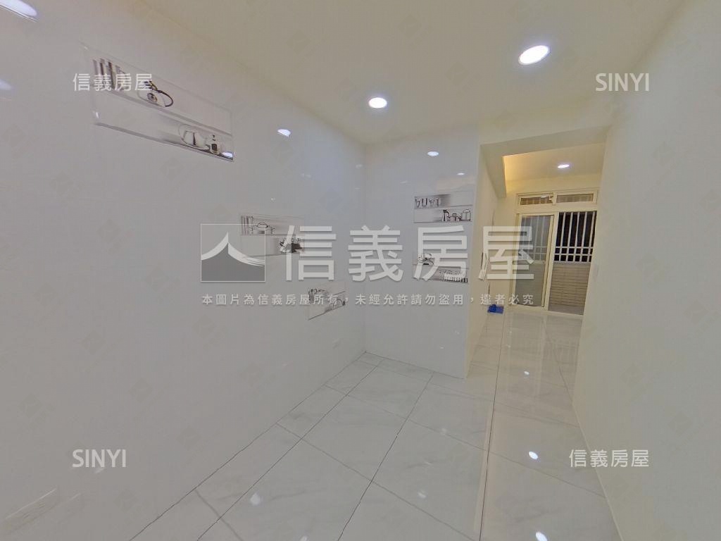 溪崑二街精緻美３房房屋室內格局與周邊環境